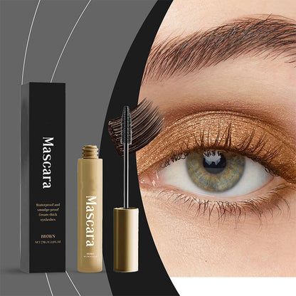Naturlig långvarig vatten- och svettbeständig brun mascara